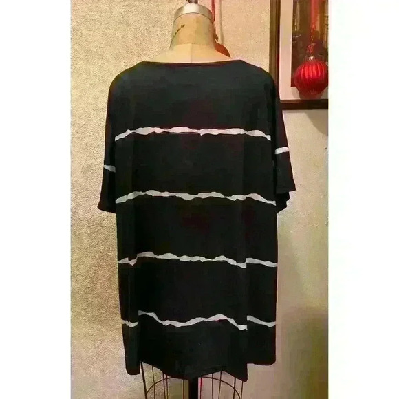 DOLNINE Plus Short Sleeve Criss Cross Front Deep V-Neck Striped Top NWT Size 26 - Picture 5 of 8